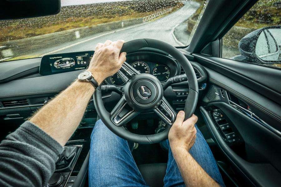 Торпедо Mazda3 Skyactiv-G GT Sport Hatchback 2019 года  (UK) (фото 79 из 83)